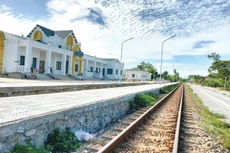 Hạng mục xây dựng mới Ga Tam Thành thuộc Gói thầu số 8 đang bị chậm tiến độ. Ảnh: Hà Minh