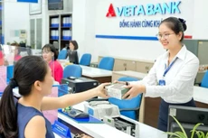 Ngân hàng Nhà nước sẽ kiểm tra các ngân hàng thương mại tăng lãi suất tiền gửi. Ảnh: Song Lê