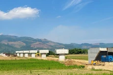 21/21 trụ cầu An Bình đã được thi công, trong đó, 14 trụ chữ T và mố cầu đã thi công hoàn thành