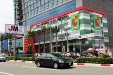 Như vậy, sau gần 5 năm hoạt động tại Việt Nam, Central Group ngày càng lộ rõ chiến lược tấn công mạnh mẽ thị trường 90 triệu dân này.