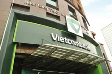 Vietcombank chuyển đổi phương thức kích hoạt dịch vụ Smart OTP bằng cách thực hiện tại quầy giao dịch.