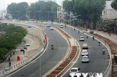 Một đoạn đường vành đai 2 đoạn Nhật Tân-Cầu Giấy. (Ảnh: Huy Hùng/TTXVN)