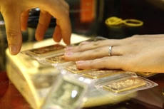 Giá vàng miếng SJC cao hơn giá thế giới 250.000 đồng/lượng