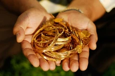 Giá vàng biến động mạnh