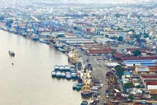 Theo tiến độ cam kết, cảng Sài Gòn phải di dời, bàn giao mặt bằng khu cảng Nhà Rồng - Khánh Hội cho Công ty TNHH Đầu tư phát triển đô thị Ngọc Viễn Đông để thực hiện dự án chuyển đổi công năng trong quý 1/2016