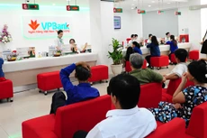 Theo VPBank, để có thể rút được tiền trong tài khoản thì séc phải có đủ chữ ký và dấu của DN