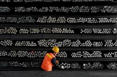 Chính phủ Trung Quốc muốn tình trạng dư thừa nguồn cung trong 2 ngành thép và than đá được giải quyết càng sớm càng tốt - Ảnh: Bloomberg.