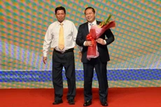 Sau khi từ nhiệm giữa tháng 7/2015, ông Nguyễn Quốc Toàn đã chính thức được bầu lại làm Chủ tịch HĐQT Nam A Bank