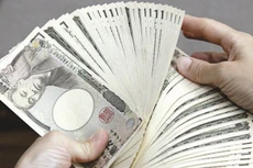 Kể từ đầu năm đến giữa tháng 4-2016 đồng yen đã tăng giá 9,61% so với đồng đô la Mỹ