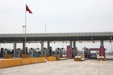 Tăng phí cao tốc thì DN vận tải sẽ phải tăng phí dịch vụ và “thiệt thòi” cuối cùng sẽ đè lên vai người dân. Ảnh: Tiên Giang