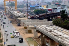 Tuyến đường sắt Cát Linh - Hà Đông vẫn còn dang dở nhiều hạng mục. Ảnh: Bá Đô.