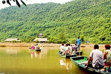 Thu từ khách du lịch đạt hơn 200.000 tỷ đồng