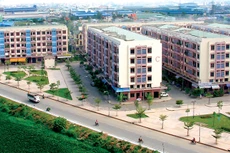 Nhà ở cho công nhân trong các KCN, KCX chỉ đáp ứng một phần nhỏ nhu cầu thực tế. Ảnh: Đinh Tuấn