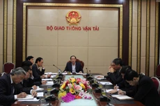 Thứ trưởng phụ trách Bộ GTVT Nguyễn Hồng Trường chủ trì cuộc họp sáng nay (16/2)