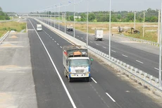 Đàm phán thêm việc vay Trung Quốc làm đường cao tốc