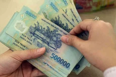 Tính chung, từ đầu năm đến 31/5/2016, Kho bạc Nhà nước đã huy động thành công trên 147 nghìn tỷ đồng trái phiếu Chính phủ qua đấu thầu tại Sở Giao dịch Chứng khoán Hà Nội (HNX), đạt 67% kế hoạch cả năm.