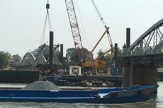 Công trường xây dựng cầu Ghềnh mới. Ảnh: VOV