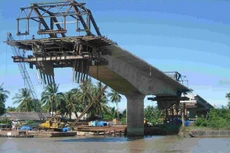 Tiến độ xây cầu Đại Ngãi “dậm chân tại chỗ”