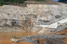 Hiện đang tập trung ưu tiên cho công tác tìm kiếm nạn nhân sự cố công trình Thủy điện Sông Bung 2. Ảnh: Thái An