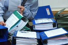 Một trong số sai sót được phát hiện là hồ sơ chào giá của nhà thầu trúng thầu không nêu rõ xuất xứ hàng hóa, thông số kỹ thuật. Ảnh: Nhã Chi