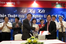 Công ty Bóng đèn Điện Quang hợp tác với Trung tâm Nghiên cứu và Đào tạo thiết kế vi mạch – ĐH Quốc gia TP.HCM 