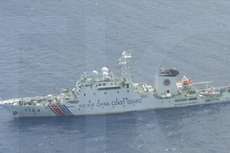 Một trong 10 chiếc tàu của Trung Quốc gần bãi cạn Scarborough. Ảnh: Philstar