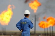 Chỉ riêng trong tuần này, cả hai loại giá dầu đã giảm hơn 6% sau thông tin dự trữ xăng tại Mỹ tăng - Ảnh: HL.