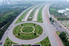 Để đẩy nhanh tiến độ 4 dự án giao thông trọng điểm, mới đây, Phó Chủ tịch UBND TP Hà Nội Nguyễn Quốc Hùng đã họp nghe báo cáo của các bên liên quan và đã có chỉ đạo về tiến độ các dự án.