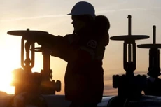 Các nước OPEC đều muốn kéo giá dầu lên. Ảnh: Reuters
