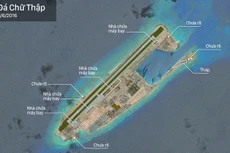 Nhà chứa máy bay và các cấu trúc lạ Trung Quốc xây dựng trên đá Chữ Thập của Việt Nam. Ảnh:CSIS