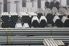 Bộ Công thương vẫn đang thu thập thông tin để đánh giá tổng thể, trước khi đưa ra kết luận cuối cùng trong việc áp thuế phòng vệ với phôi thép nhập khẩu