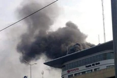 Khói đen bao trùm tòa nhà Toyota Mỹ Đình
