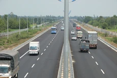 Như vậy, mức phí áp dụng đối với xe loại 5 trên đường cao tốc Hà Nội – Hải Phòng nếu thu đúng, thu đủ có thể lên tới 10.660 đồng/km.