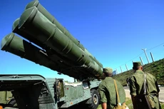Hệ thống tên lửa phòng không S-400 của Nga. Ảnh: Tass.