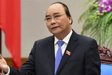 Thủ tướng Nguyễn Xuân Phúc nhấn mạnh, Chủ tịch các tỉnh thành sẽ phải chịu trách nhiệm nếu để xảy ra tình trạng công chức nhũng nhiễu, phiền hà cho doanh nghiệp.