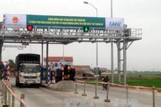 Trạm thu phí BOT Tasco trong ngày đưa vào thử nghiệm công nghệ thu phí không dừng. Ảnh: Quang Toàn