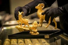 Vàng giảm giá chờ quyết định Anh đi hay ở lại EU