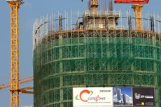 Để vươn ra thị trường bên ngoài, các nhà thầu rất cần được hỗ trợ về vốn. Ảnh: Lê Tiên