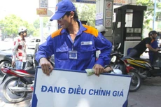 Sau “khẩu chiến”, Bộ Tài chính mong Bộ Công thương sửa Nghị định về xăng dầu