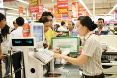 Các nhà đầu tư nước ngoài đang chờ đợi quy định mới liên quan đến thủ tục đầu tư trong lĩnh vực bán lẻ, giáo dục...