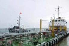 Một vụ vận chuyển trái phép xăng dầu trên biển do Cục Điều tra chống buôn lậu (Tổng cục Hải quan) bắt giữ.