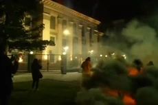 Đại sứ quán Nga ở Ukraine bị tấn công bằng pháo hoa