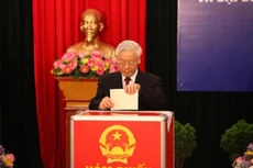 Tổng bí thư Nguyễn Phú Trọng bỏ phiếu tại khu vực bầu cử số 3 phường Nguyễn Du (Hai Bà Trưng - Hà Nội).