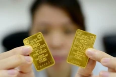 Nối lại việc thu mua vàng miếng SJC loại một chữ