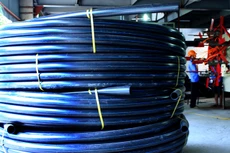 Thị trường mua sắm công trong nước sẽ mở cửa rộng hơn cho các doanh nghiệp nhỏ và vừa. Ảnh: Lê Tiên 