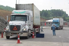 Cân xe trên cao tốc Nội Bài - Lào Cai.