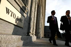 Dự báo kinh tế giảm phản ánh mức tăng trưởng chậm của Trung Quốc và lượng hàng hoá nhập khẩu vào Mỹ giảm.