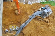 Đường ống nước sạch sông Đà mới vỡ lần thứ 18.