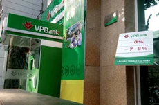 VPBank niêm yết lãi suất huy động cao nhất 7,6%/năm nhưng vẫn “thưởng” thêm 0,2%/năm cho khách hàng