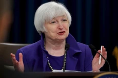 Chủ tịch Fed - bà Janet Yellen phát biểu tăng lãi suất năm ngoái. Ảnh: Reuters